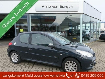 Peugeot 206 + 1.4 Sportium, airco, cruisecontrol, kuipstoelen, van 2 e eigenaar.