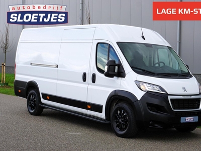 Peugeot Boxer 2.2 BlueHDi 165 L3H2 Zwaar 3.5t Camper Editie |BPM voordeel |Nieuwstaat |165 pk |Climate |Cruise |Carplay |Navi |Camera |Betimmering |Sensoren |Extra lang |EURO6-D | 270 schanieren achterdeuren