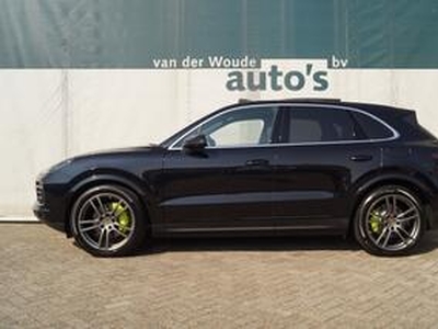 Porsche CAYENNE 3.0 E-Hybrid Automaat -PANO-LEER-CHRONO-LED-