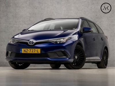 Toyota Auris Touring Sports 1.8 Hybrid Sport Automaat (NAVIGATIE, CLIMATE, XENON, CRUISE, SPORTSTOELEN, NIEUWE APK, DAKRAILS, NIEUWSTAAT)