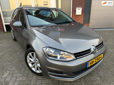 Volkswagen Golf 1.2 TSI Business Edition Connected / Massage / Camera / Navi / PDC / Clima