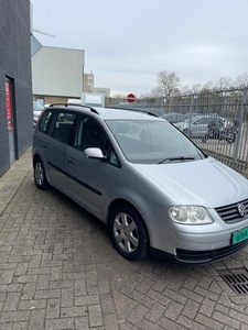 Volkswagen Touran 1.6-16V FSI