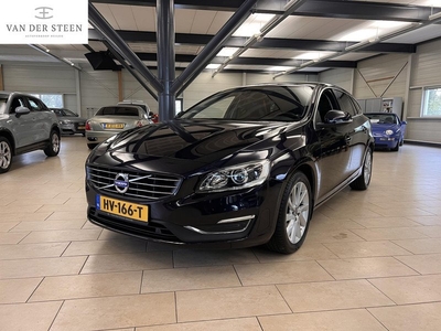 Volvo V60 2.0 T4 Summum | Dealer Onderhouden | Stoelverwarming | Camera