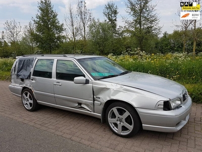 Volvo V70 2.3 R AWD + V70 2.3 T5 ONDERDELEN !!!