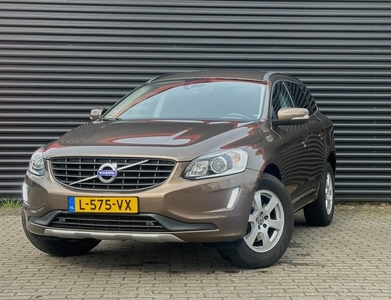 Volvo XC60 2.0 T5 FWD Summum | Automaat | Airconditioning | Cruise control | Trekhaak | 17 '' lichtmetalen velgen | NAP |