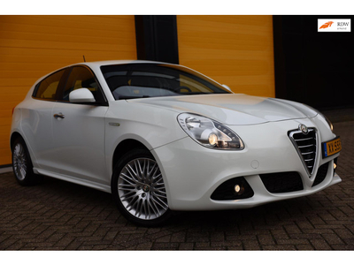 Alfa Romeo Giulietta 1.4 T Progression / Navi / Ecc / Elek Pakket / Cruise Control / Allu Velgen / Pdc / Nette Staat