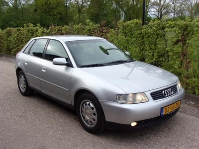 Audi A3 1.6 Attraction NWE APK AUTOMAAT CLIMA