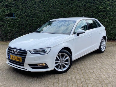 Audi A3 Sportback 1.6 TDI AmbitionNaviXenon Lage KM!