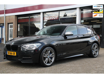 BMW 1-serie M135i - 320PK - HANDGESCHAKELD - 5 DEURS - ALCANTARA - HARMAN KARDON