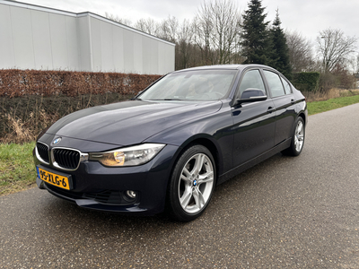 BMW 3-SERIE 320i Executive / AUTOMAAT / LEER / CRUISE / NAVI