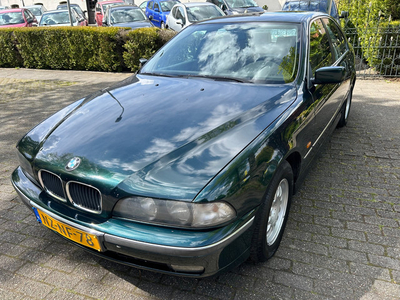 BMW 5-serie 520i Executive AUTOMAAT