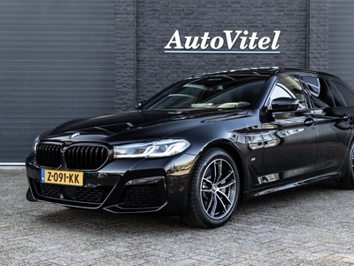 BMW 5 Serie Touring 530iX M-sport | Panodak | Comfortleder | Head-Up | Driv.Ass.Pro | Park Assist Plus | Laser | FULL