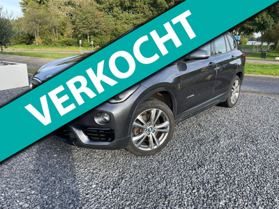 BMW X1 XDrive20i / Panoramadak / Stoelverwarming / PDC / Garantie / Sport pakket /