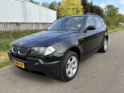 BMW X3 3.0i Executive / AUTOMAAT / LEER / AIRCO (bj 2004)