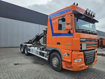 DAF XF 105 460 Spacecab 6x2 10 Tyres Manual (bj 2011)