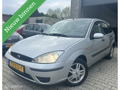 Ford Focus 1.6-16V Ghia / 5DRS / N.A.P