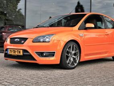 Ford FOCUS 2.5-20V ST 226PK 5-CIL *UNIEK!* | ORIG. NL | NAP | RECARO | CLIMATE | PDC