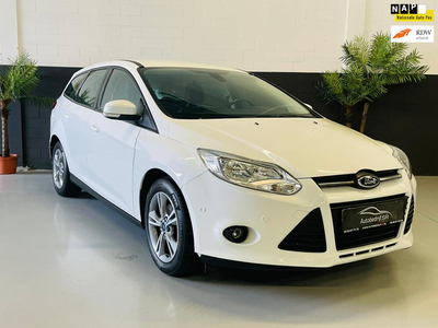 Ford Focus Wagon 1.0 EcoBoost Titanium Stoelverwarming! Parkeersensoren! Airco! Boekjes en nieuwe apk