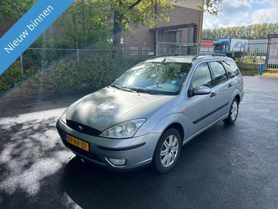 Ford Focus Wagon 1.6-16V Futura NETTE AUTO RIJD EN SCHAKELT