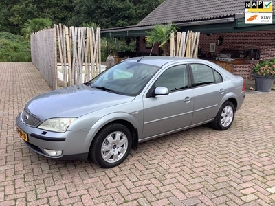 Ford Mondeo 2.0-16V Futura automaat