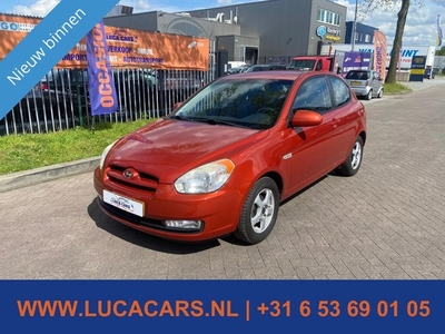 Hyundai Accent 1.6i Dynamic NIEUWE APK! 2X SLEUTEL AIRCO!