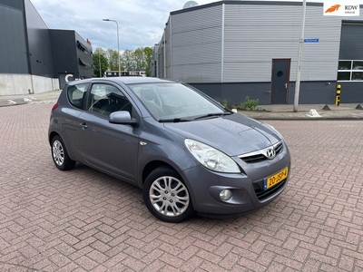 Hyundai I20 1.2i DynamicVersion AIRCO Volledig onderhouden