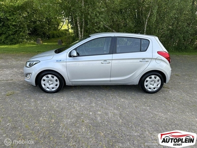 Hyundai i20 1.2i i-Motion NIEUWE KETTING + KOPPELING!!