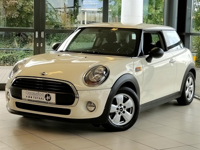 MINI MINI One 1.2 Salt | Bluetooth | Stoelverwarming | PDC