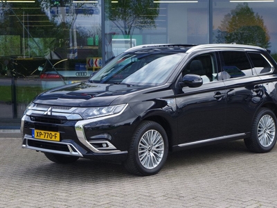 Mitsubishi Outlander 2.4 PHEV Intense+, Trekhaak, LED, Schuif-Kanteldak, Leder-Alcantara, Carplay