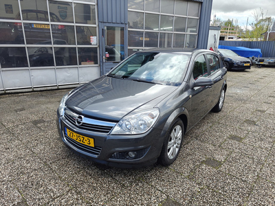 Opel Astra 1.6 Cosmo 2009 LEDER/CRUISE/PDC/LMV/TREKHAAK/APK!