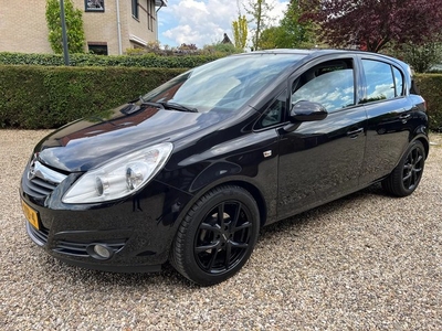 Opel Corsa (bj 2009)