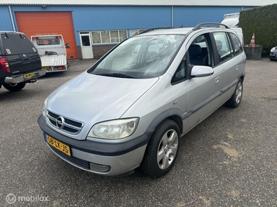 Opel Zafira 2.2-16V Comfort