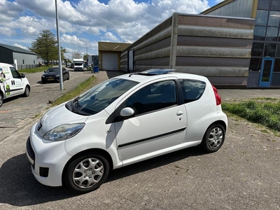 Peugeot 107 1.0-12V XS