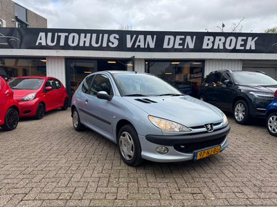 Peugeot 206 1.1 XR Challenge 6Mnd APK INRUIL KOOPJE Elek Paket