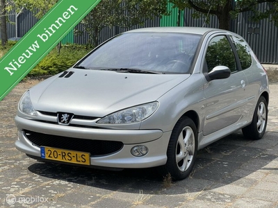 Peugeot 206 1.4-16V Quiksilver/NAP/Clima/Distributie vv