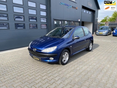 Peugeot 206 1.4 Gentry ClimaTrekhaak N.A.P