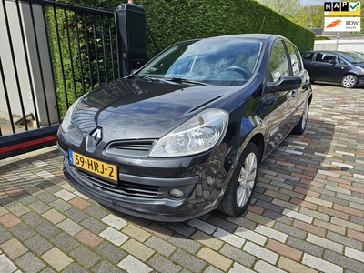 Renault Clio 1.2 TCE Special Rip Curl 2009 Lees Tekst