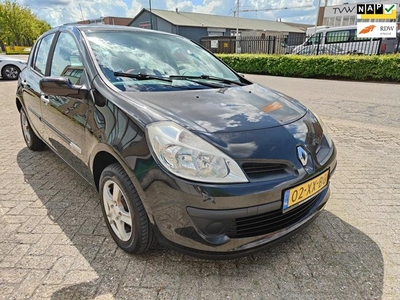 Renault Clio 1.6-16V Rip Curl