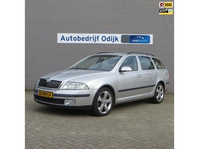 Skoda Octavia Combi 2.0 FSI Elegance (met een brandend