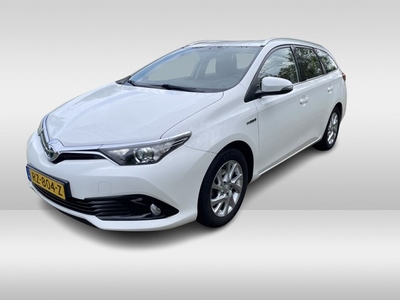 Toyota Auris 1.8 Hybrid Dynamic Trekhaak (bj 2017)