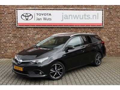 Toyota Auris Touring Sports 1.8 Hybrid Executive + 17