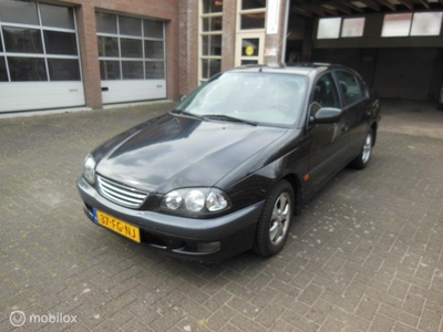 Toyota Avensis 1.6 Sol