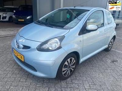 Toyota AYGO 1.0-12V + / apk / airco / nap / zuinig / nette auto / meeneemprijs!!!