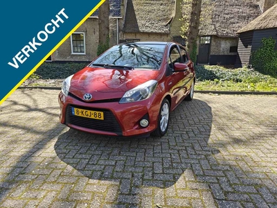 Toyota Yaris 1.5 Full Hybrid Dyn | PANO-dak