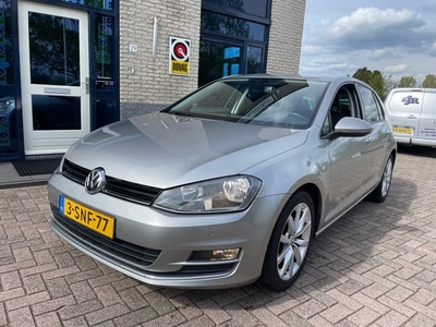 Volkswagen Golf 1.2 TSI Highline-NAV- Bluetooth- NL auto