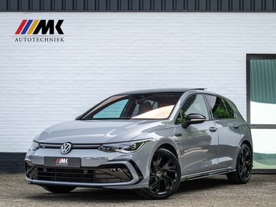 Volkswagen Golf 1.5 eTSI R-Line BlackStyle Panorama ACC Camera Matrix Led IQ-Light Fabrieksgarantie 2027!