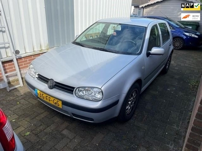 Volkswagen Golf 1.6 Trendline