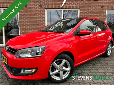 Volkswagen Polo 1.4-16V Highline NIEUWE APK / STOELVERWARMING/ NAVIGATIE / AIRCO / CRUISE