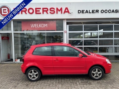 Volkswagen Polo 1.6-16V Optive AUTOMAAT * AIRCO * NIEUWE