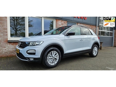 Volkswagen T-Roc 1.0 TSI Style Trekhaak! Navigatie! Apple